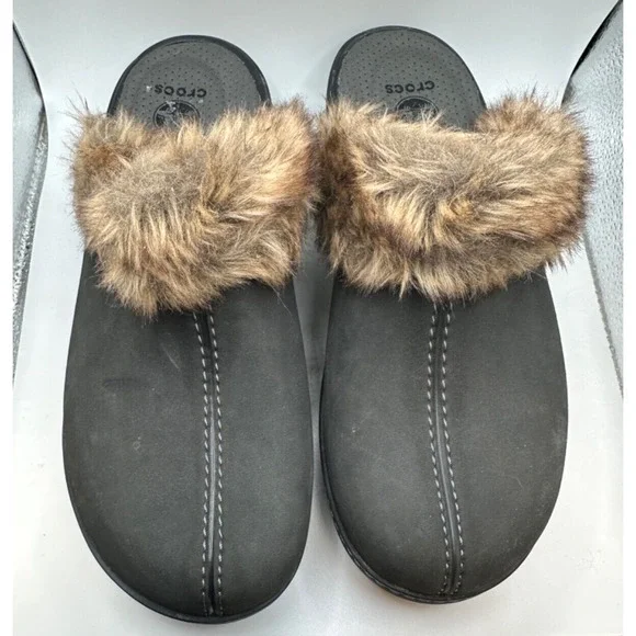 Crocs cobbler on sale fuzz clog